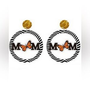 3/ $15 Brand New “Mom” Earrings